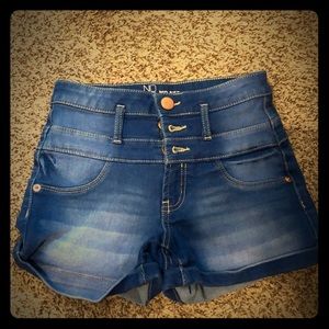 Mid rise cute stretchy jeans shorts